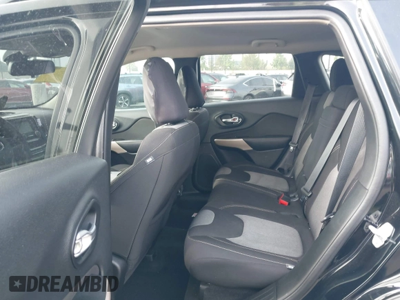 2018 Jeep Cherokee Latitude с VIN 1C4PJLCXXJD556624, выставлен на аукционе IAAI как лот 42464810 с пробегом 63 570 миль миль и . История ставок и продаж доступна на DreamBid. Изображение 8.