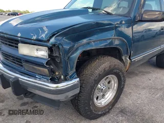 1994 Chevrolet Blazer z VIN 1GNEK18K8RJ373474, wystawiony jako IAAI lot #42028134 z przebiegiem 237 765 mil mil oraz . Historia ofert i sprzedaży dostępna na DreamBid. Obrazek 6.