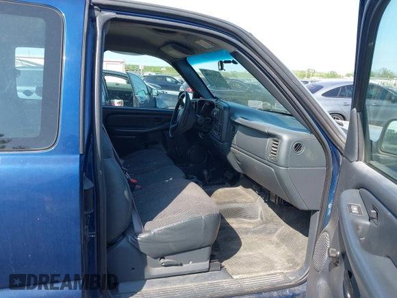 2002 Chevrolet Silverado 1500 LS with VIN 2GCEK19V321260565, listed as a IAAI auction lot 42151550 with 117,350 mi miles. Bid and sale history available at carsss.com. Image 5.