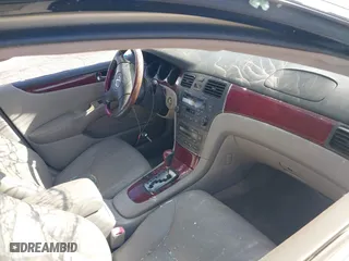 2004 Lexus ES 330 with VIN JTHBA30G240010487, listed as a IAAI auction lot 41627116 with 148,748 mi miles. Bid and sale history available at carsss.com. Image 5.