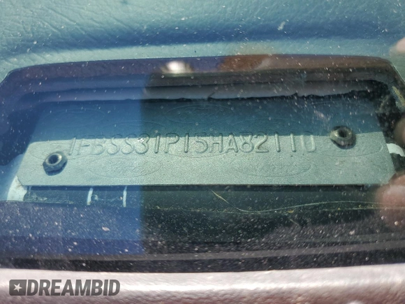 2005 Ford Econoline Passenger XL z VIN 1FBSS31P15HA82110, wystawiony jako Copart lot #52785675 z przebiegiem 158 908 mil mil oraz Szkoda całkowita • Salvage title. Historia ofert i sprzedaży dostępna na DreamBid. Obrazek 15.