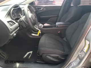 2015 Chrysler 200 Limited z VIN 1C3CCCAB4FN628715, wystawiony jako Copart lot #60453365 z przebiegiem 191 046 mil mil oraz Szkoda całkowita • Salvage title. Historia ofert i sprzedaży dostępna na DreamBid. Obrazek 7.