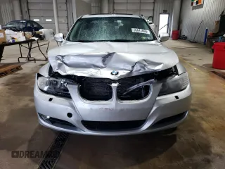 2011 BMW 3 Series 328i xDrive z VIN WBAPK5C50BA658828, wystawiony jako Copart lot #56841665 z przebiegiem 138 640 mil mil oraz Szkoda całkowita • Salvage title. Historia ofert i sprzedaży dostępna na DreamBid. Obrazek 5.