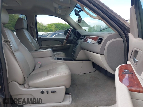 2009 GMC Sierra 1500 z VIN 2GTEK33Y391100131, wystawiony jako IAAI lot #42292487 z przebiegiem 197 968 mil mil oraz . Historia ofert i sprzedaży dostępna na DreamBid. Obrazek 5.