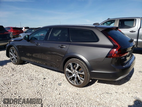 2023 Volvo V90 Ultimate with VIN YV4062NCXP1161289, listed as a Copart auction lot 39721384 with 4,467 mi miles and . Bid and sale history available at DreamBid. Image 2.