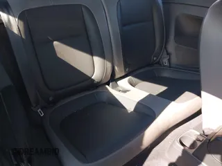 2015 Volkswagen Beetle Fleet Edition с VIN 3VWF17AT8FM647581, выставлен на аукционе IAAI как лот 42320180 с пробегом 148 257 миль миль и . История ставок и продаж доступна на DreamBid. Изображение 8.