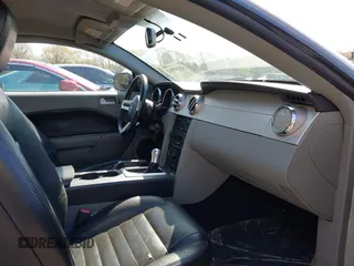 2007 Ford Mustang GT Deluxe with VIN 1ZVFT82HX75266798, listed as a IAAI auction lot 41889513 with 221,902 mi miles. Bid and sale history available at carsss.com. Image 5.