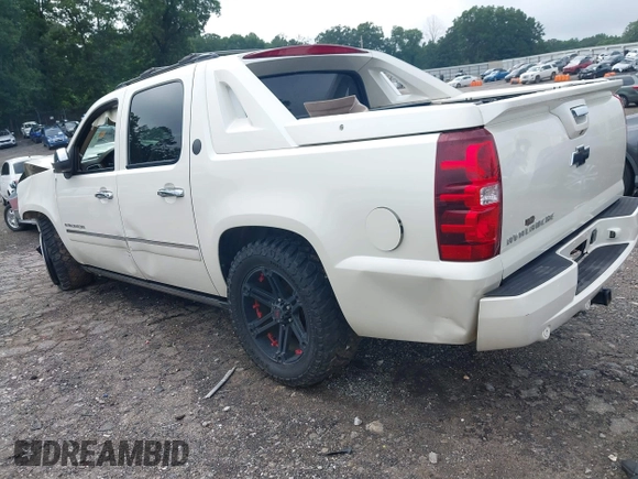 2013 Chevrolet Avalanche LTZ with VIN 3GNMCGE01DG280823, listed as a IAAI auction lot 42523302 with 193,255 mi miles and . Bid and sale history available at DreamBid. Image 3.