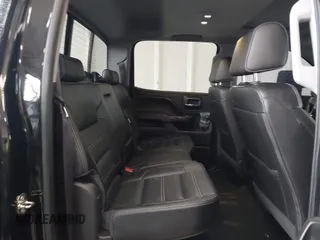 2016 GMC Sierra 2500HD Denali z VIN 1GT12UE82GF207890, wystawiony jako IAAI lot #41994971 z przebiegiem 101 221 mil mil oraz . Historia ofert i sprzedaży dostępna na DreamBid. Obrazek 8.