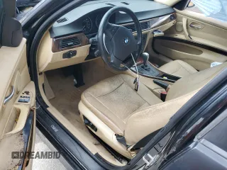 2006 BMW 3 Series 325i z VIN WBAVB135X6PT13731, wystawiony jako Copart lot #63491885 z przebiegiem Nie podano mil oraz Szkoda całkowita • Salvage title. Historia ofert i sprzedaży dostępna na DreamBid. Obrazek 8.