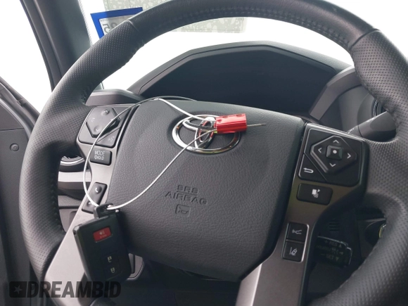 2018 Toyota Tacoma SR5 with VIN 5TFAZ5CNXJX065431, listed as a IAAI auction lot 41491056 with 39,024 mi miles and . Bid and sale history available at DreamBid. Image 11.
