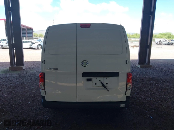 2015 Nissan NV200 S z VIN 3N6CM0KN3FK735497, wystawiony jako IAAI lot #41699156 z przebiegiem 61 581 mil mil oraz . Historia ofert i sprzedaży dostępna na DreamBid. Obrazek 16.