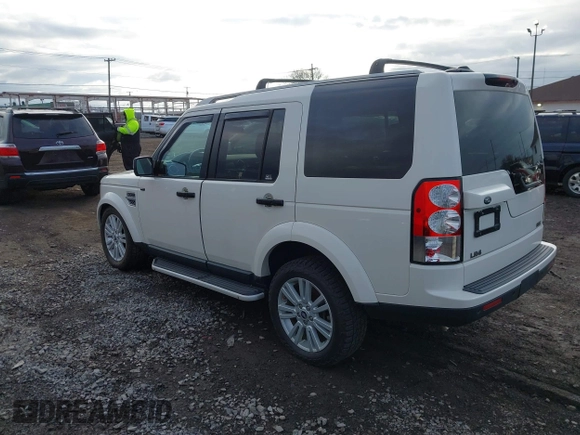 2010 Land Rover LR4 Lux z VIN SALAK2D4XAA545523, wystawiony jako IAAI lot #41878104 z przebiegiem 207 297 mil mil oraz . Historia ofert i sprzedaży dostępna na DreamBid. Obrazek 3.