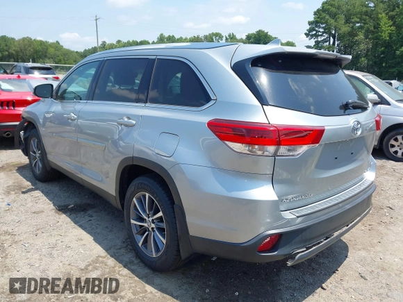 2019 Toyota Highlander SE with VIN 5TDJZRFH6KS614952, listed as a IAAI auction lot 42636713 with 65,471 mi miles and . Bid and sale history available at DreamBid. Image 3.
