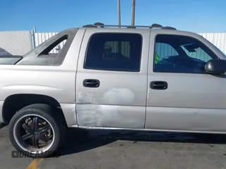 2004 Chevrolet Avalanche Z66 with VIN 3GNEC12TX4G258125, listed as a IAAI auction lot 40665236 with 219,016 mi miles and . Bid and sale history available at DreamBid. Image 6.