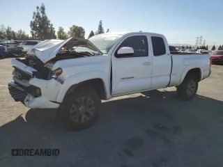 2017 Toyota Tacoma SR5 z VIN 5TFRZ5CN0HX024173, wystawiony jako Copart lot #41520485 z przebiegiem 95 556 mil mil oraz Szkoda całkowita • Salvage title. Historia ofert i sprzedaży dostępna na DreamBid. Obrazek 1.