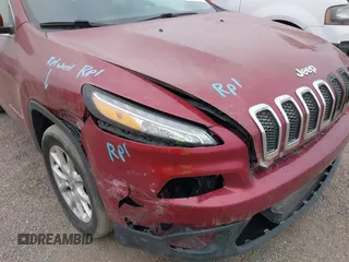 2016 Jeep Cherokee Latitude with VIN 1C4PJLCS1GW247965, listed as a IAAI auction lot 41623805 with 114,187 mi miles. Bid and sale history available at carsss.com. Image 6.