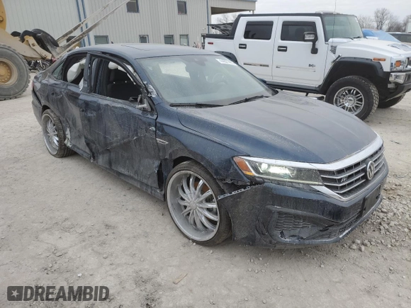 2021 Volkswagen Passat 2.0T R-Line with VIN 1VWMA7A37MC007058, listed as a Copart auction lot 44601465 with 29,839 mi miles and Salvage Title. Bid and sale history available at carsss.com. Image 4.