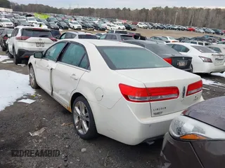 2012 Lincoln MKZ with VIN 3LNHL2GC2CR811515, listed as a IAAI auction lot 41335104 with 354,263 mi miles. Bid and sale history available at carsss.com. Image 3.