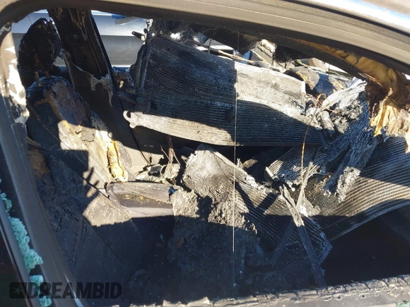 2014 Volkswagen Passat SE z VIN 1VWBN7A34EC039575, wystawiony jako IAAI lot #41234780 z przebiegiem Nie podano mil oraz . Historia ofert i sprzedaży dostępna na DreamBid. Obrazek 5.