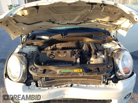 2011 MINI Hardtop with VIN WMWSU3C58BT097825, listed as a IAAI auction lot 42040442 with 141,978 mi miles and . Bid and sale history available at DreamBid. Image 10.