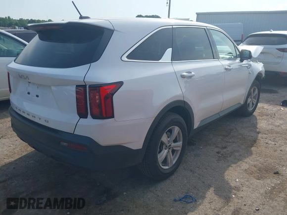 2022 Kia Sorento LX with VIN 5XYRG4LC8NG128049, listed as a IAAI auction lot 42505008 with 62,891 mi miles and . Bid and sale history available at DreamBid. Image 4.