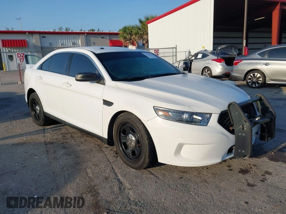 2015 Ford Police Interceptor с VIN 1FAHP2MK1FG132017, выставлен на аукционе IAAI как лот 42102473 с пробегом 101 553 миль миль и . История ставок и продаж доступна на DreamBid. Изображение 1.