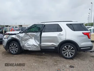 2018 Ford Explorer Platinum with VIN 1FM5K8HT2JGA66681, listed as a IAAI auction lot 41932370 with 61,049 mi miles. Bid and sale history available at carsss.com. Image 14.