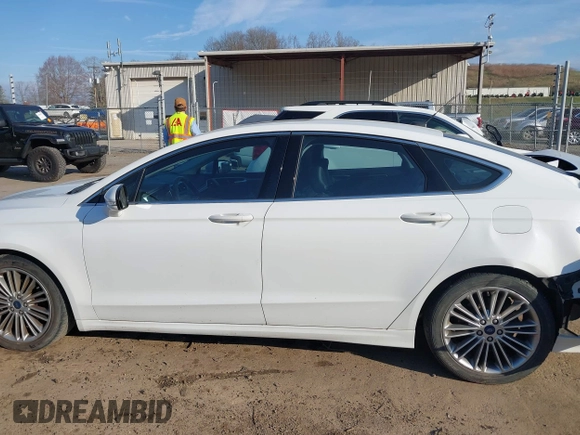 2015 Ford Fusion SE with VIN 1FA6P0HD2F5108523, listed as a IAAI auction lot 41894138 with 98,595 mi miles. Bid and sale history available at carsss.com. Image 14.
