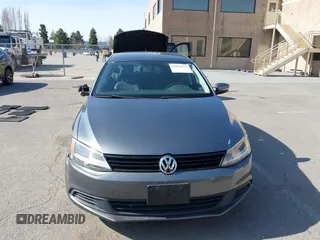 2011 Volkswagen Jetta SE с VIN 3VWDZ7AJ9BM395509, выставлен на аукционе IAAI как лот 41856879 с пробегом 126 169 миль миль и . История ставок и продаж доступна на DreamBid. Изображение 12.