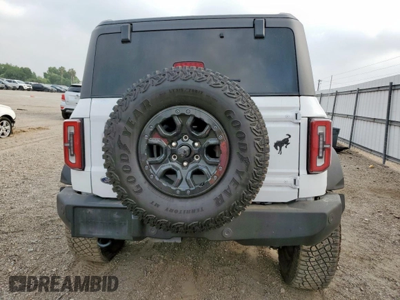 2024 Ford Bronco Wildtrak z VIN 1FMEE2BP4RLA19493, wystawiony jako Copart lot #57669545 z przebiegiem 12 065 mil mil oraz Szkoda całkowita • Salvage title. Historia ofert i sprzedaży dostępna na DreamBid. Obrazek 6.