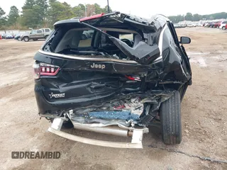 2022 Jeep Compass Latitude with VIN 3C4NJCBB4NT198353, listed as a IAAI auction lot 41048123 with 44,771 mi miles and . Bid and sale history available at carsss.com. Image 6.
