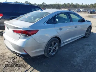 2018 Hyundai Sonata SEL with VIN 5NPE34AFXJH637053, listed as a IAAI auction lot 41723294 with 47,574 mi miles and . Bid and sale history available at carsss.com. Image 4.