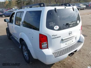 2011 Nissan Pathfinder Silver with VIN 5N1AR1NB2BC621053, listed as a IAAI auction lot 41911372 with 156,326 mi miles. Bid and sale history available at carsss.com. Image 3.