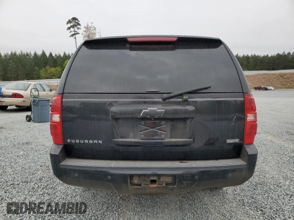 2008 Chevrolet Suburban 2LT with VIN 3GNFK16318G134655, listed as a Copart auction lot 52225855 with 298,925 mi miles and Salvage Title. Bid and sale history available at DreamBid. Image 6.