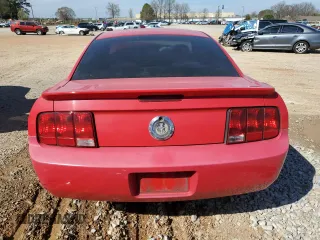 2007 Ford Mustang Deluxe z VIN 1ZVFT80N175200987, wystawiony jako Copart lot #50256835 z przebiegiem Nie podano mil oraz Szkoda całkowita • Salvage title. Historia ofert i sprzedaży dostępna na DreamBid. Obrazek 6.