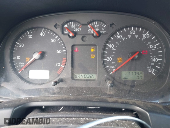2000 Volkswagen Golf z VIN WVWGC21JXYW338538, wystawiony jako IAAI lot #41816769 z przebiegiem 177 792 mil mil oraz . Historia ofert i sprzedaży dostępna na DreamBid. Obrazek 7.