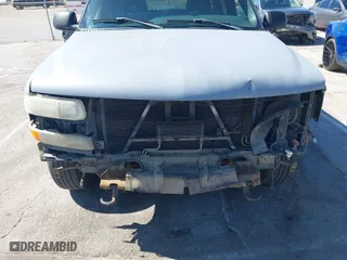 2001 Chevrolet Tahoe LT with VIN 1GNEC13T31R122882, listed as a IAAI auction lot 41999271 with 211,687 mi miles. Bid and sale history available at carsss.com. Image 6.