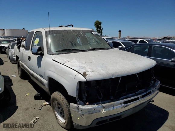 2000 Chevrolet Silverado 1500 LS with VIN 2GCEK19T2Y1156978, listed as a Copart auction lot 63539884 with 209,759 mi miles and Salvage Title. Bid and sale history available at carsss.com. Image 4.