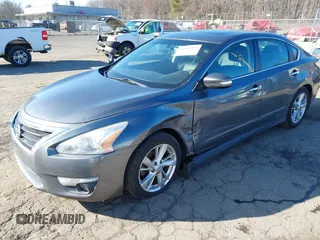 2014 Nissan Altima 2.5 with VIN 1N4AL3AP7EN240705, listed as a IAAI auction lot 41881013 with 94,455 mi miles. Bid and sale history available at carsss.com. Image 2.