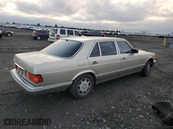 1986 Mercedes-Benz 560 with VIN WDBCA39DXGA239219, listed as a Copart auction lot 82033964 with 181,031 mi miles and Clean Title. Bid and sale history available at DreamBid. Image 3.