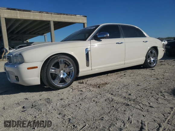 2008 Jaguar XJ Vanden Plas with VIN SAJWA82BX8SH26439, listed as a Copart auction lot 82174474 with 121,314 mi miles and Salvage Title. Bid and sale history available at carsss.com. Image 1.