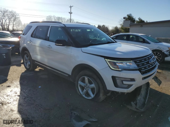 2017 Ford Explorer XLT with VIN 1FM5K8D81HGC53017, listed as a Copart auction lot 43862175 with 210,363 mi miles and Salvage Title. Bid and sale history available at carsss.com. Image 4.