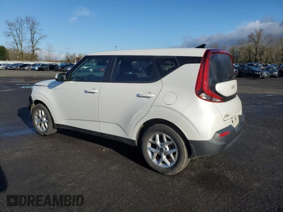 2022 Kia Soul LX with VIN KNDJ23AUXN7815743, listed as a Copart auction lot 48356215 with 21,915 mi miles and Salvage Title. Bid and sale history available at carsss.com. Image 2.