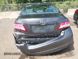 2011 Toyota Camry LE z VIN 4T1BF3EK5BU604704, wystawiony jako IAAI lot #39739905 z przebiegiem 184 706 mil mil oraz . Historia ofert i sprzedaży dostępna na DreamBid. Obrazek 15.