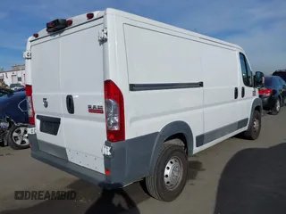 2016 Ram ProMaster Cargo z VIN 3C6TRVAG5GE134667, wystawiony jako IAAI lot #41411317 z przebiegiem 109 352 mil mil oraz . Historia ofert i sprzedaży dostępna na DreamBid. Obrazek 4.