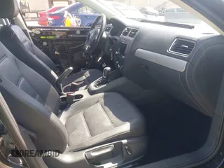 2013 Volkswagen Jetta SE with VIN 3VWDP7AJ7DM369161, listed as a IAAI auction lot 42277592 with 107,609 mi miles and . Bid and sale history available at DreamBid. Image 5.