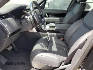 2024 Land Rover Range Rover SE z VIN SALKP9E93RA201584, wystawiony jako Copart lot #56042324 z przebiegiem 4 572 mil mil oraz Szkoda całkowita • Salvage title. Historia ofert i sprzedaży dostępna na DreamBid. Obrazek 7.