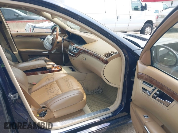 2007 Mercedes-Benz S 550 с VIN WDDNG71X47A108623, выставлен на аукционе IAAI как лот 42395736 с пробегом 192 584 миль миль и . История ставок и продаж доступна на DreamBid. Изображение 5.