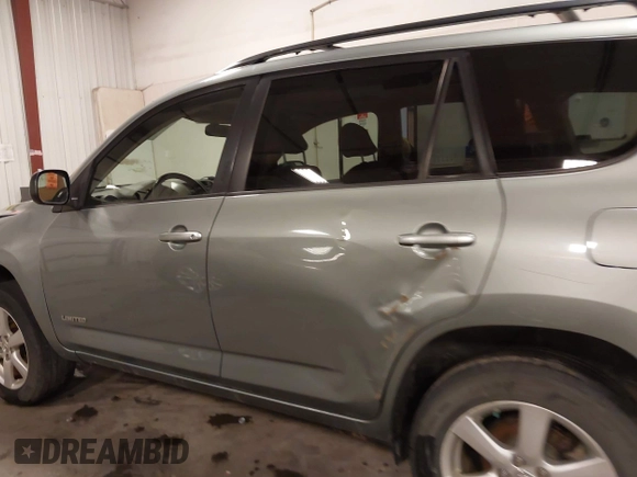 2007 Toyota RAV4 Limited with VIN JTMZD31V975061545, listed as a IAAI auction lot 41710996 with 196,998 mi miles. Bid and sale history available at carsss.com. Image 15.